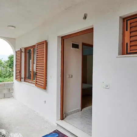 Cutan Appartamento Traù