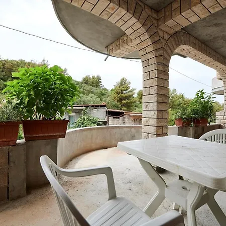 Cutan Apartman Trogir