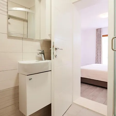 Cutan * Τρογκίρ