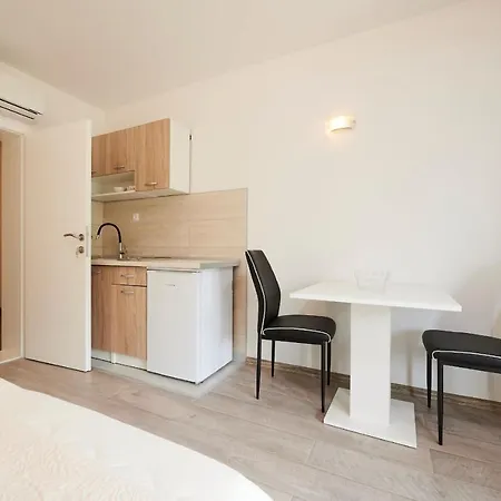 Cutan Apartman